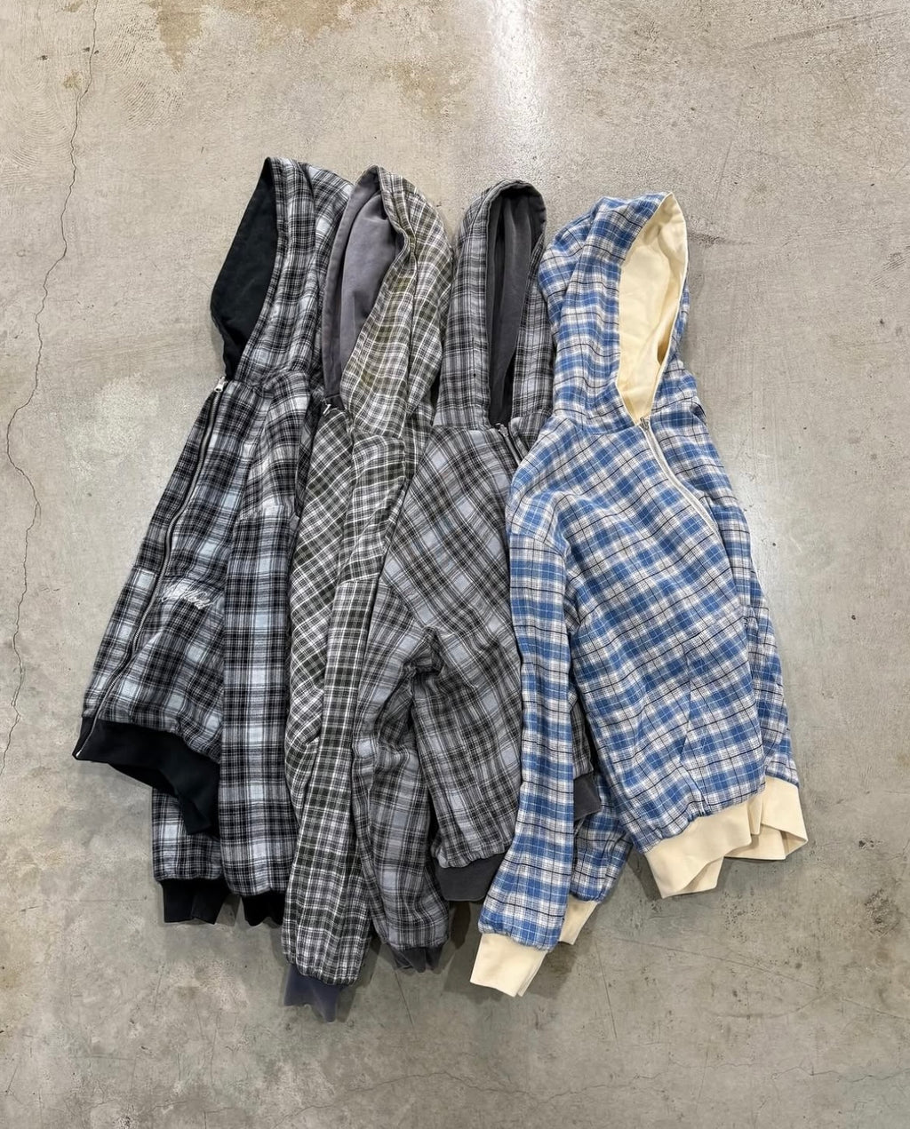 LIGHT GREY/GREY 2-SIDED ZIPPER